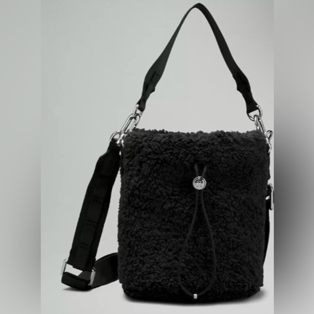 Lululemon Black Fleece/ Sherpa Bucket  Bag